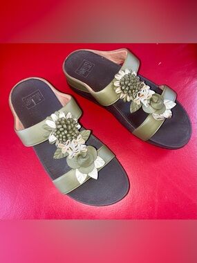 FitFlop Women Floral Cluster Sandals Olive Green Size 7